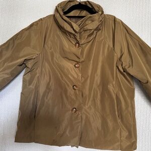 Beautiful lightweight short lady's jacket with pockets